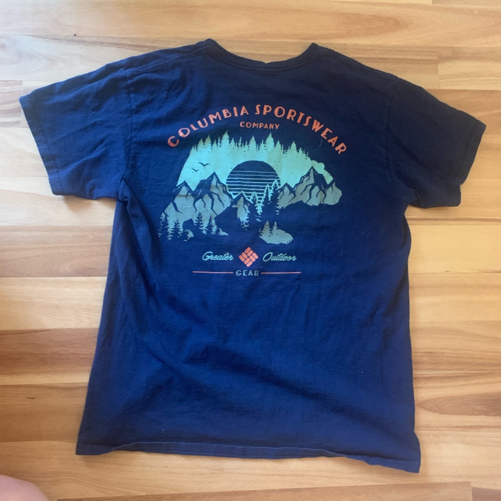 Men’s Columbia shirt